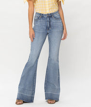 Load image into Gallery viewer, Judy Blue Tummy Control Released Hem Flare