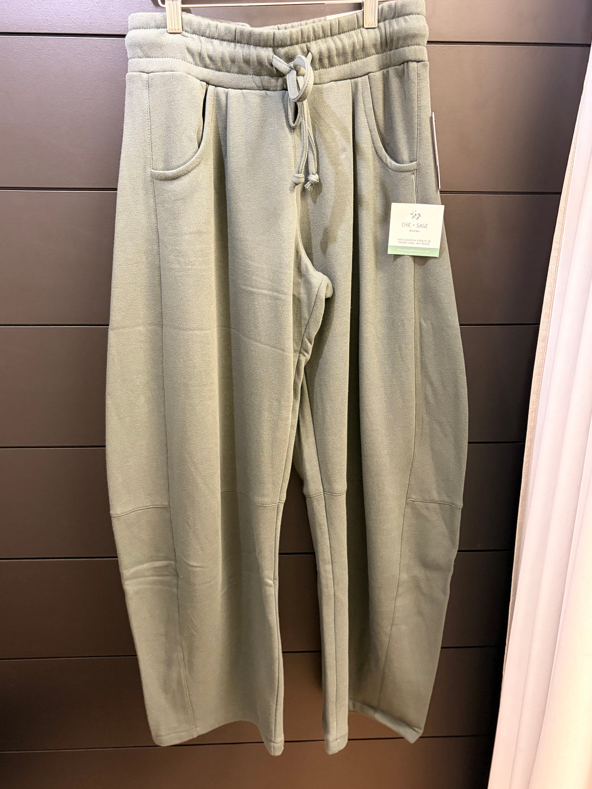 Chic Green Barrel Fleece Sweatpants