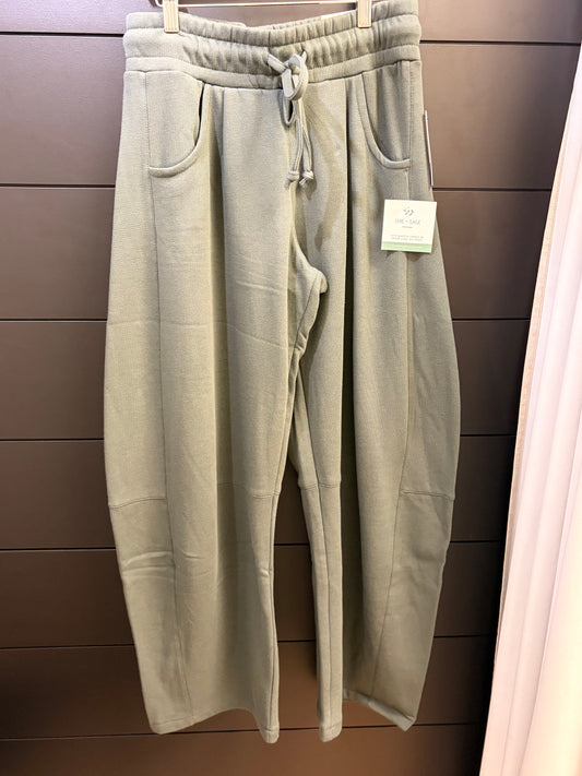 Chic Green Barrel Fleece Sweatpants