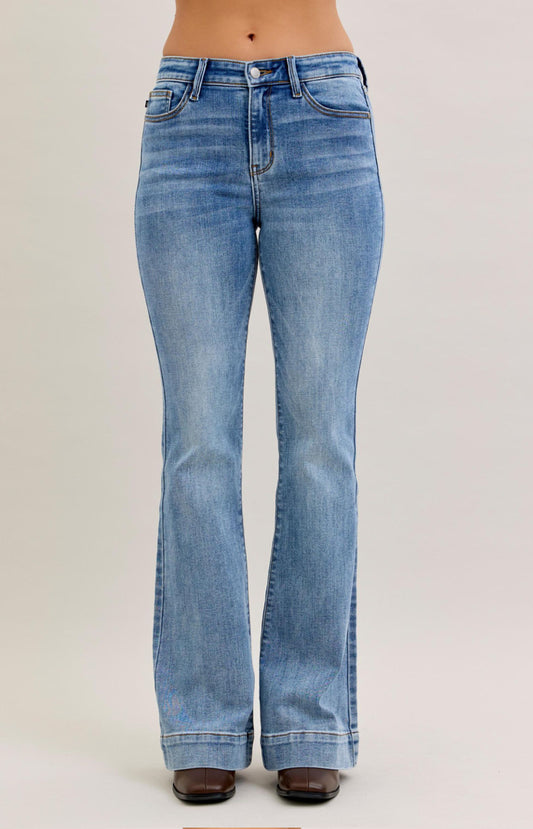 Judy Blue Mid Rise Light Wash Trouser Jean