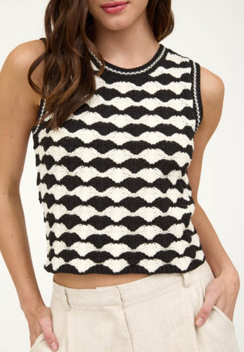 Black & Ivory Scallop Pattern Sleeveless Sweater